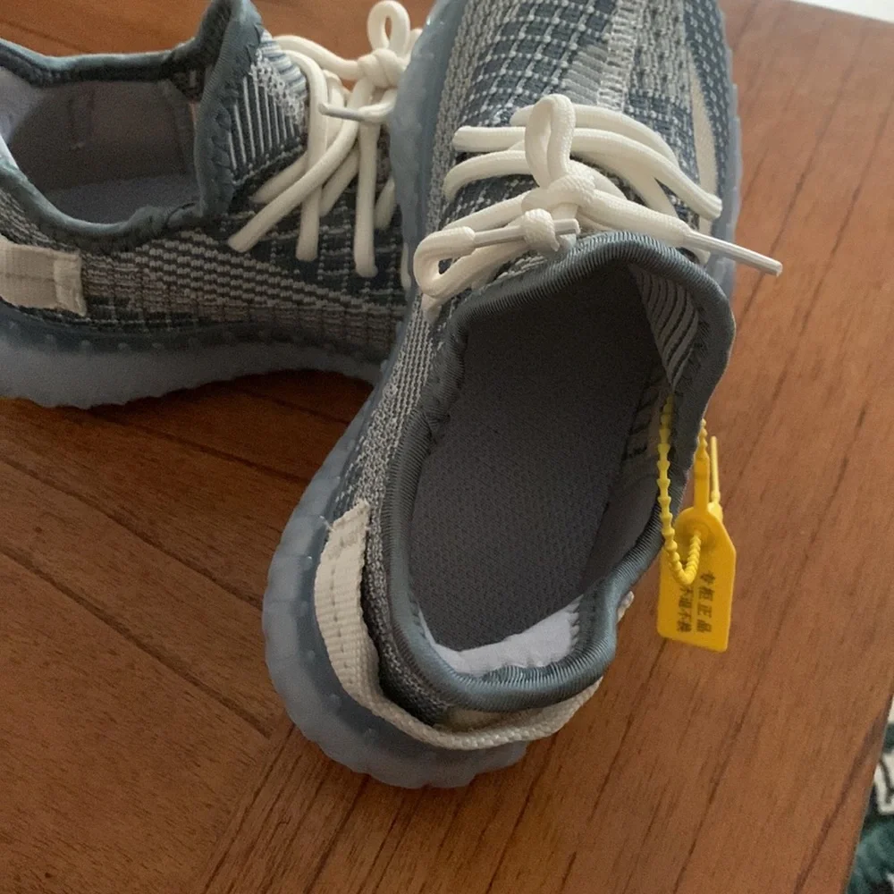 Shoes size 7 - Picture 3 of 7